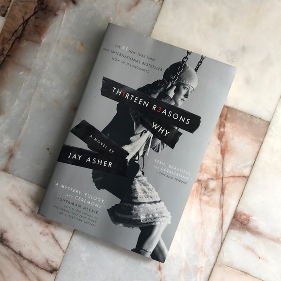 Book Bundle - Picture 3 of 6